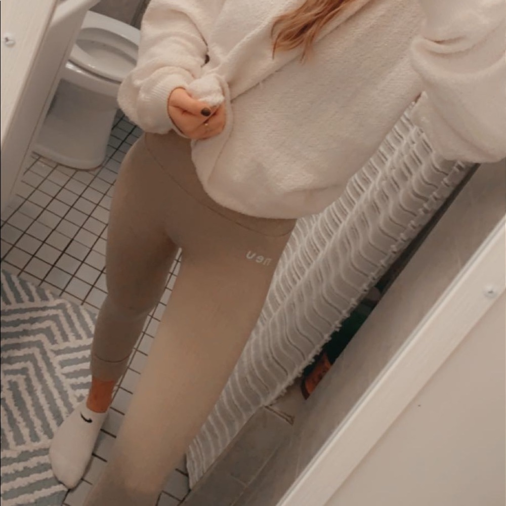 NEU LEGGINGS & SPORTS BRA SET